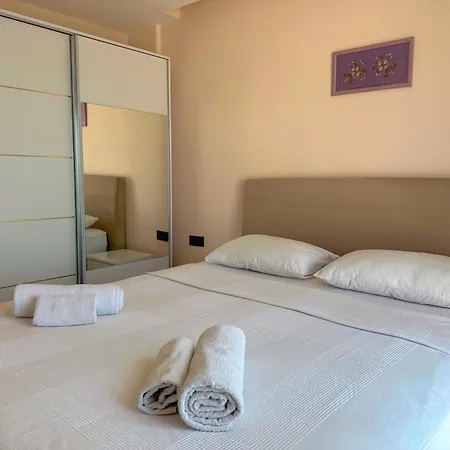 Evalacati - Stylish Flat Blue Apartment *