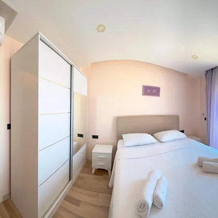 Evalacati - Stylish Flat Blue